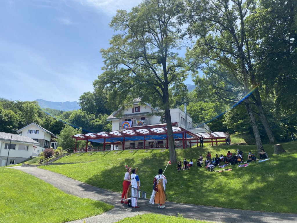 Spectacle des clowns de la fondation Théodora pour les enfants