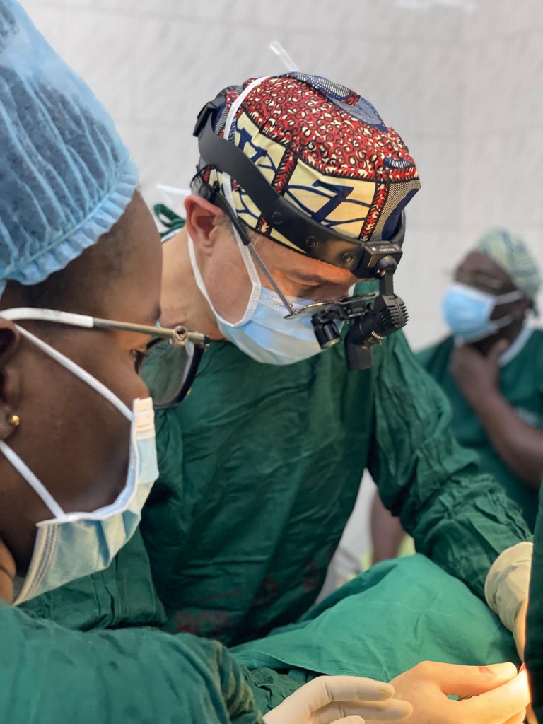 Médecin du CHUV au Bénin